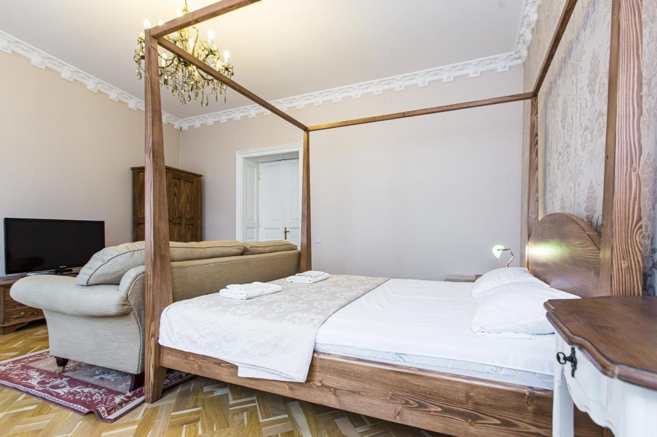 Австрійська Квартира В Центрі На Вулиці Михальчука 5 Lviv Luaran gambar