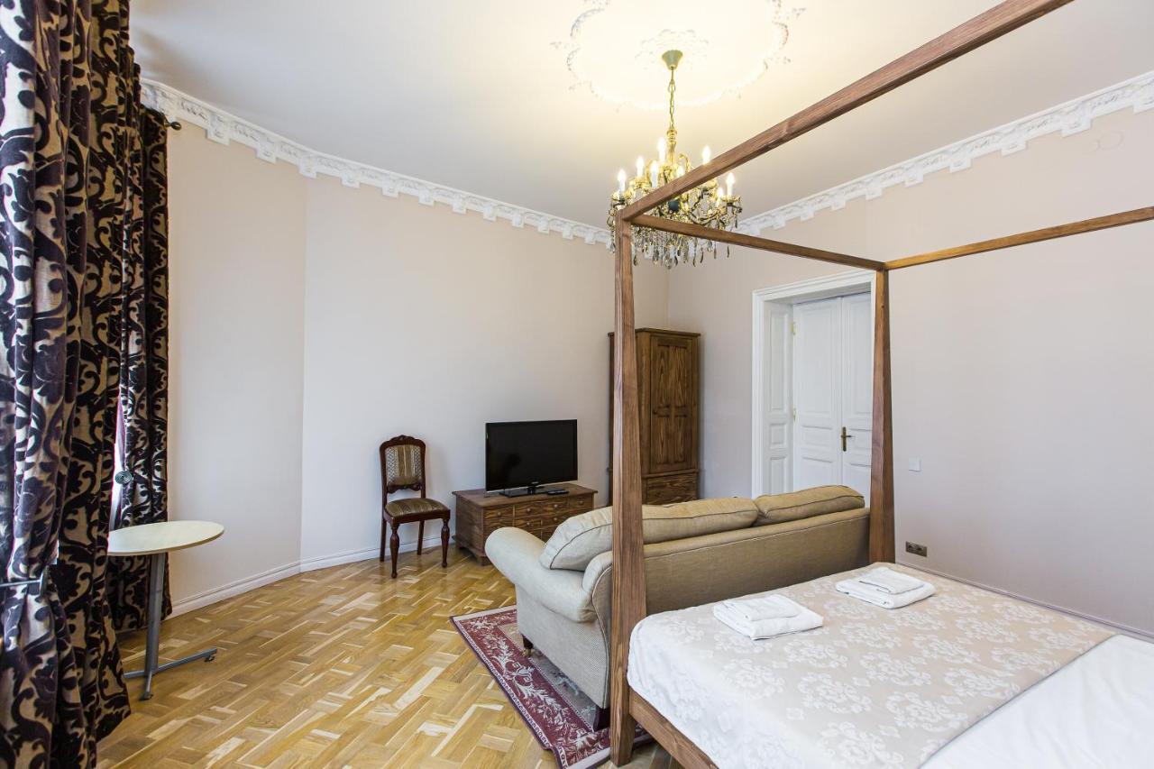 Австрійська Квартира В Центрі На Вулиці Михальчука 5 Lviv Luaran gambar