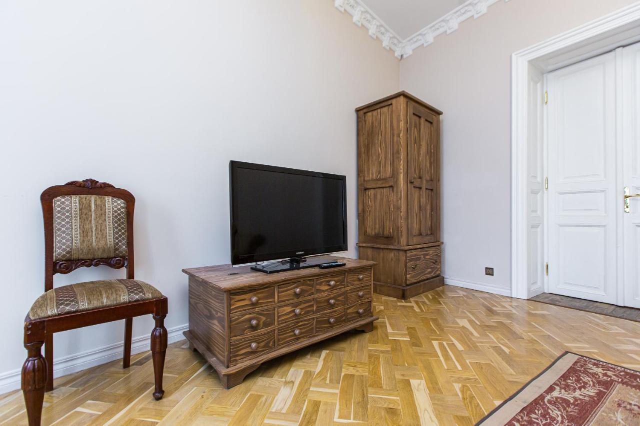 Австрійська Квартира В Центрі На Вулиці Михальчука 5 Lviv Luaran gambar